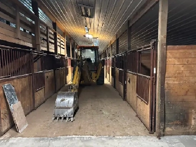 horse barn for rent Image# 2