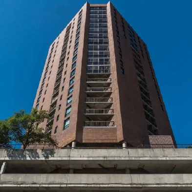 Bachelor Apartment for sublet 120 Donald St for September 1. Image# 2