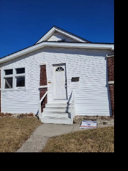 Student Room Rentals close to the University of Windsor Image# 1