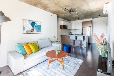 Beau 2 chambres et vue sur le Canal! Image# 1