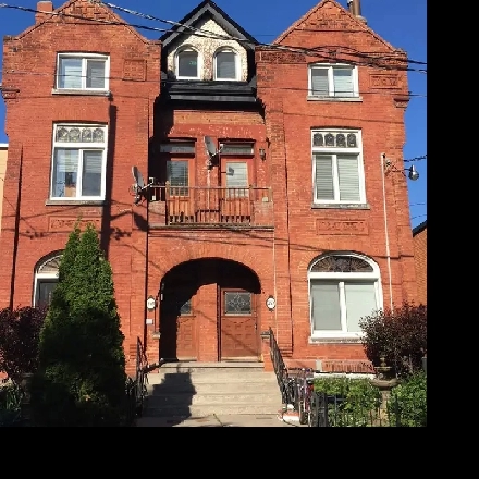 Cabbagetown One Bedroom Lower Level Apt Image# 1