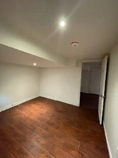 Lagle basment for rent Image# 1