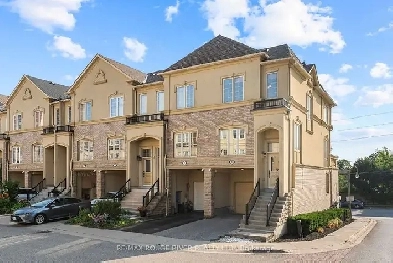 Beautiful Corner Townhome with Large Terrace for Sale! Image# 1