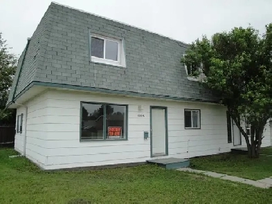Spacious 3 bdrm Duplex $1,750 Image# 3