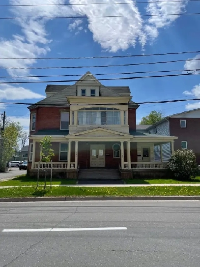 Downtown 2 bedroom apartment $1250/month available September 1st Image# 10