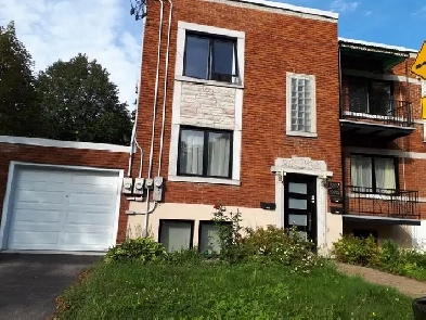 Spacious 51/2 Lower Duplex with Garden and Garage For Rent Image# 7