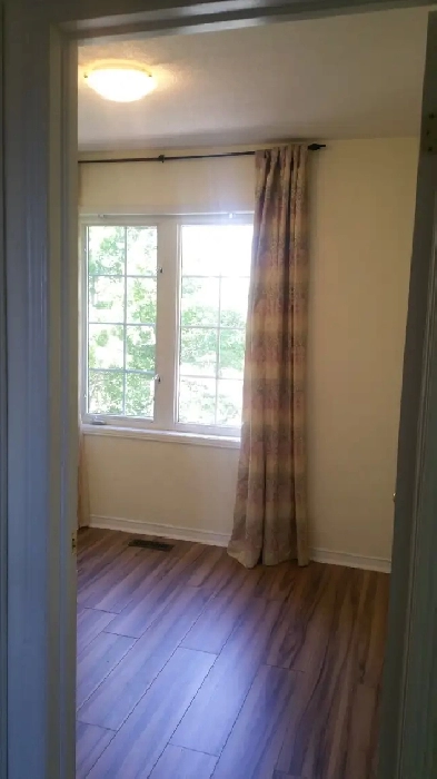 3 Bed Rooms 1.5Wa, House Markham (16th Ave /9th Ln) Near TD Bank Image# 9