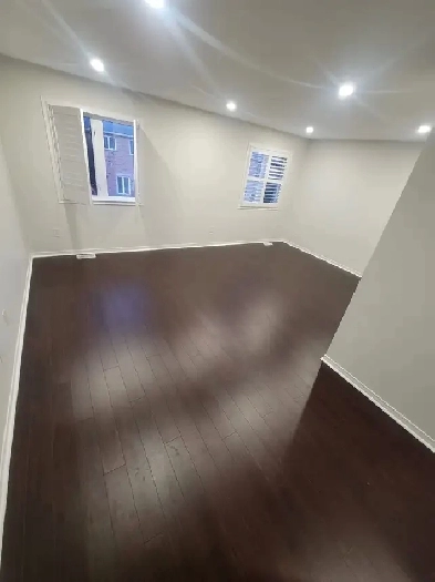 SHARING ROOM AVAILABLE NEAR ERIN MILLS ,MISSISSUAGA Image# 3