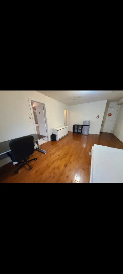 Superbig master bedroom at York U.Minutes Walk Finch west subway Image# 5