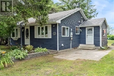 3 Bedroom ALL SEASON Cottage for Sale in Long Point, Ontario Image# 1