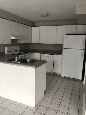 3 BEDROOM TOWN HOME FOR SEPTEMBER 1, 2025-SW BARRIE Image# 1