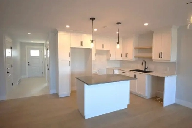 Shediac Townhouse - No Condo Fees - Pave & Landscaping Included Image# 2