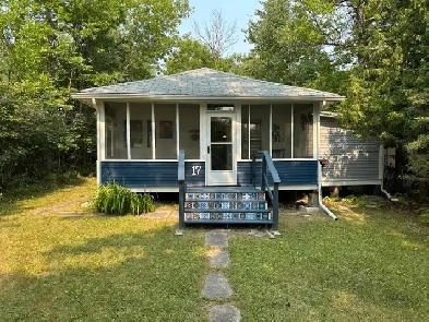 17 Central Ave, Grand Marais - Right near the beach, 788 SF 2 BR Image# 3