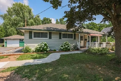 COUNTRY CHARM JUST MINUTES TO TOWN - 3 BED, 2 BATH Image# 1