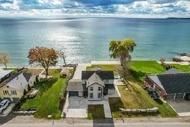 UPSCALE LAKEFRONT RETREAT W/ PRIVATE BOAT LAUNCH - 3 1BED, 4BATH Image# 1