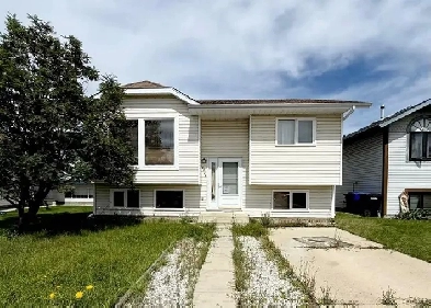 6224 CYPRESS CL., OLDS-FULLY FINISHED BI-LEVEL   GARAGE Image# 1