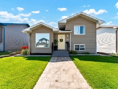 A HOME WITH SOME FLAIR, GREAT VIBES & NOT COOKIE CUTTER! Image# 1