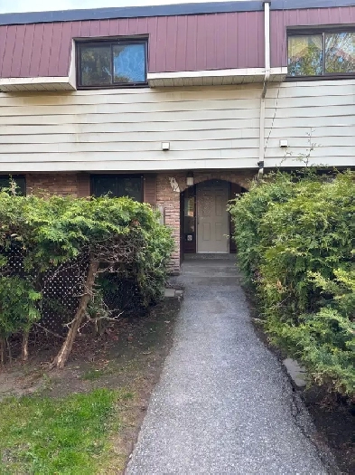 Condo Townhouse For Rent Image# 1