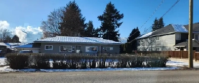 2323 Parkcrest Ave - basement suite Image# 1