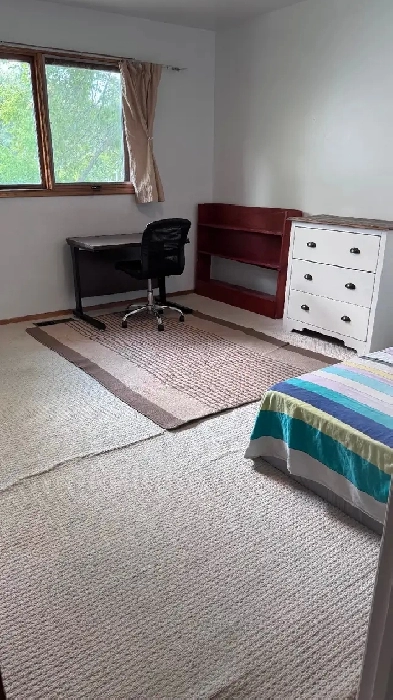 STUDENTS - Room for rent & close to U of M Image# 3