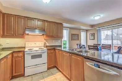 1 bedrooms, bright upstairs - 3 min walk to UOIT in North Oshawa Image# 1