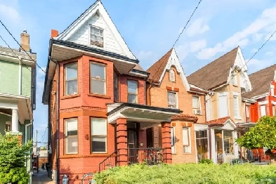 Renovated 2BR Basement W/ High Ceilings In Little Italy! Image# 1