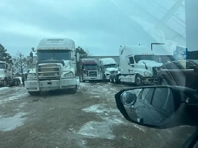 TRACTOR TRAILER PARKING MARKHAM Image# 1