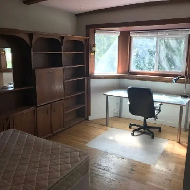 Furnished room 12 mins walk to UC/UofC/U of C/BioScience/c-train Image# 1