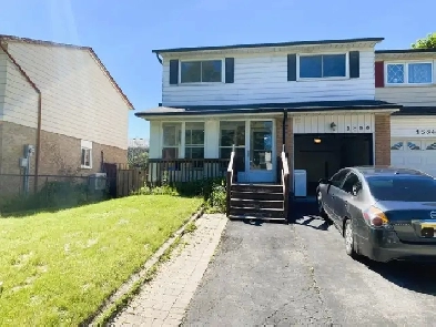 Spacious 4 bedroom, 2.5 washroom house for rent- Pickering Image# 1