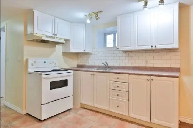 1 Bed 1 Bath Basement Apartment in Leslieville Image# 5