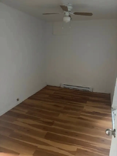 Métro PieIX:Grand 3 1/2 entrée privée électros/parkings/internet Image# 1