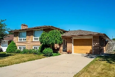 A meticulously maintained raised bungalow Image# 1