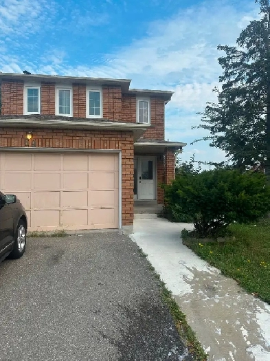 Nice newly renova.room for rent near shoppers world August 1th Image# 2