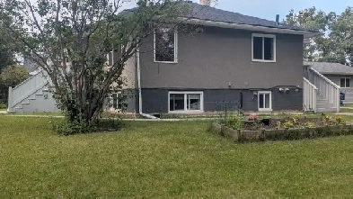 Batchelor/Studio apartment in Westmount Image# 1