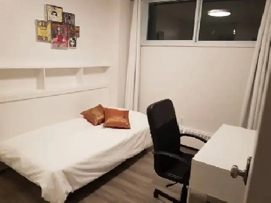 Sept 1 - Nice furnished room in 3 bdrm condo at York U & subway Image# 1