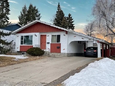 3 bedroom/1.5 bath main floor of home for rent! Image# 1