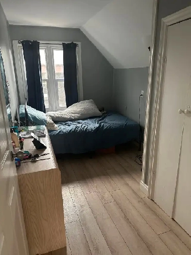 1 private room available in 2 bed 1 bath Image# 1