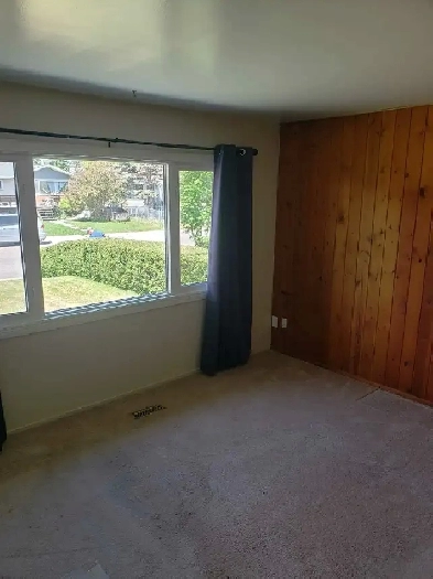 se mainfloor room available immediately Image# 1