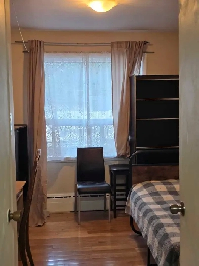 room 770$for one ,  1250$ for two tenant . Image# 1