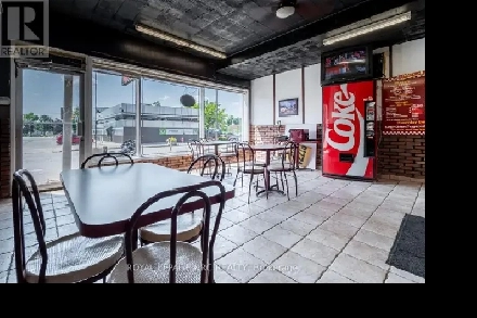 Pizzeria For Sale – 40 Years Strong   Real Estate Included