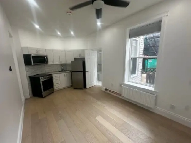 Fully Renovated Bachelor Unit- Available Immediately! Image# 1