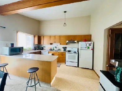 One Bedroom In Brendwood ( Close To U of C) Image# 1