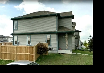 Aug1 -Saddleridge NE 3beds 3washrms house $2100/m 60%-No garage Image# 4