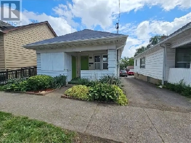 170 Niagara St. Buy your Student Rental home - not rent Image# 1