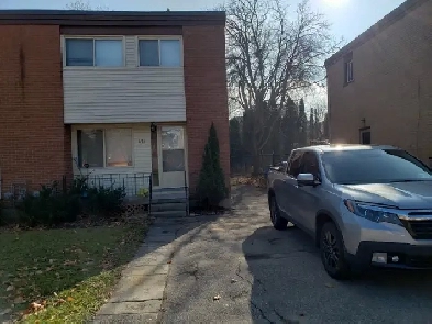 61A Marshall Street, Waterloo, ON (5 Rooms) Image# 1