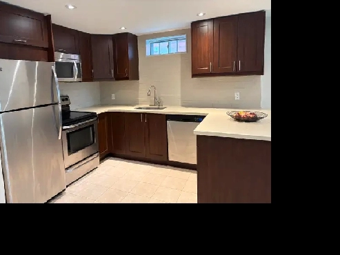 2 Bedrooms Den lower level in Vaughan Image# 1