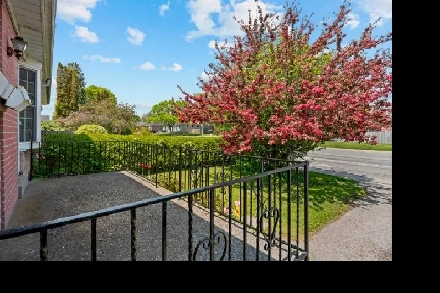 AJAX SEMI-DETACHED BUNGALOW  $739,000! Image# 1