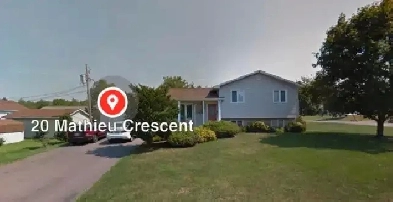 One Bedroom Rental in a 3-Bedroom Home Image# 1