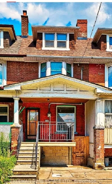 Downtown Toronto Townhouse 1 bedroom/bathroom for rent Image# 1