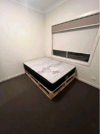 ROOM AVAILABLE Image# 1